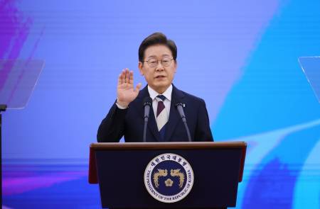 이재명 대통령, 남북 대화채널 신속 복구 강조…"소모적 적대 멈추고 협력 재개할 것"